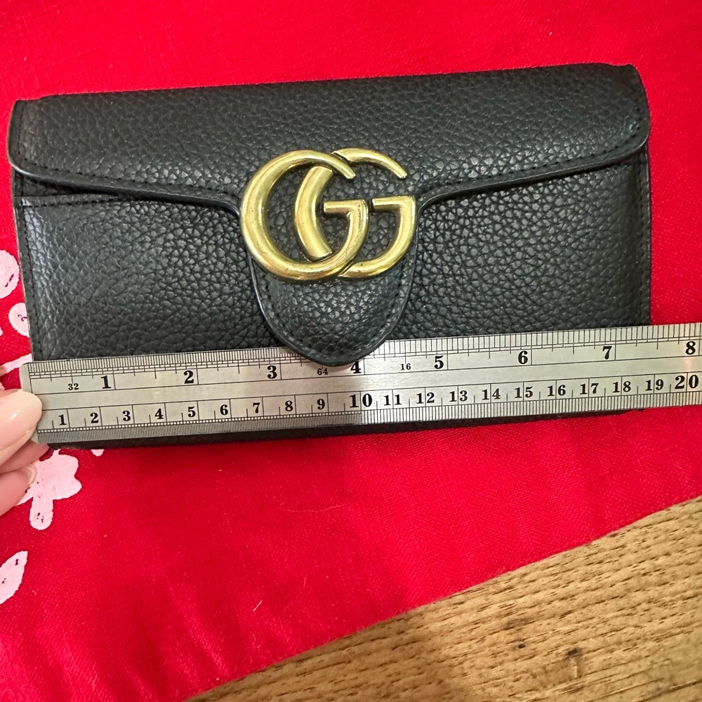Beautiful Wallet - Picture 2 of 4